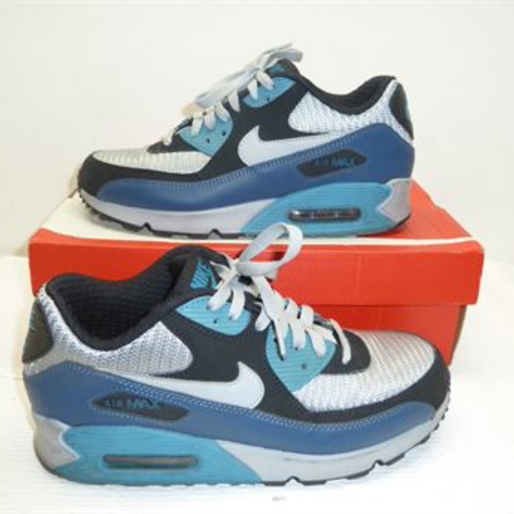 Nike Air Max 90 Essential: Multi-Color. Size 8